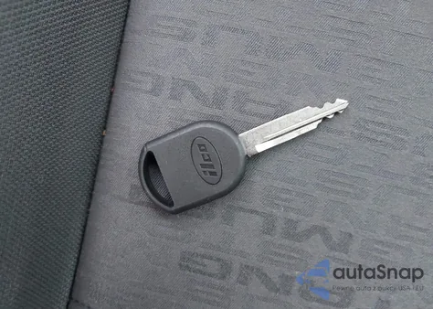 2005 Ford Mustang V6 Deluxe/V6 Premium z USA, uszkodzony, nr VIN 1ZVFT80N655183925